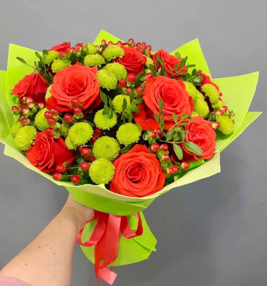 Букет цветов из: Хризантемы и Розы в Дубенцовской