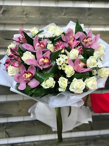 Букет цветов из: Розы и Хризантемы в Дубенцовской