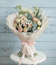 Букет цветов из:  Розы и Лизиантусы в Дубенцовской