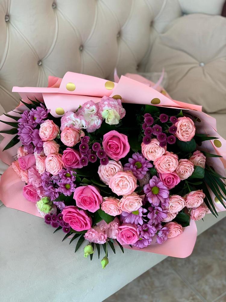 Букет цветов из: Хризантемы, Розы и Лизиантусы в Дубенцовской