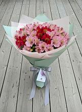 Букет цветов из:  Альстромерии #REPLACE_PRED# Дубенцовской