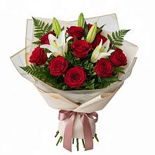 Букет цветов из:  Лилии и Розы в Дубенцовской