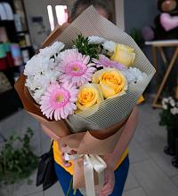 Букет цветов из:  Герберы, Розы и Хризантемы в Дубенцовской