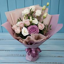 Букет цветов из:  Розы и Лизиантусы в Дубенцовской