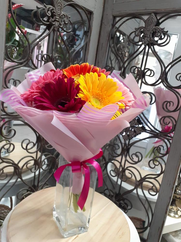 Букет цветов из: Герберы в Дубенцовской