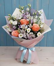 Букет цветов из:  Лизиантусы, Розы, Альстромерии и Гипсофила в Дубенцовской