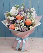 Букет цветов из:  Лизиантусы, Розы, Альстромерии и Гипсофила в Дубенцовской