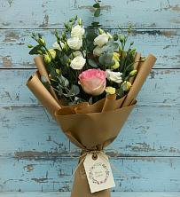 Букет цветов из:  Розы и Лизиантусы в Дубенцовской