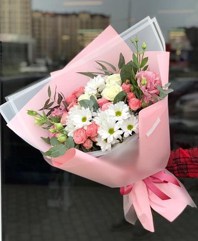 Букет цветов из: Розы, Лизиантусы и Хризантемы в Дубенцовской
