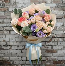 Букет цветов из:  Розы, Лизиантусы и Гвоздики в Дубенцовской